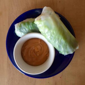 vietnamese spring rolls with spicy sriracha peanut dipping sauce