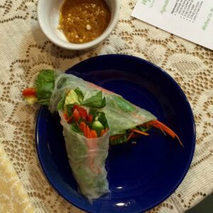 vietnamese spring rolls with sriracha peanut dipping sauce by Very Veganish