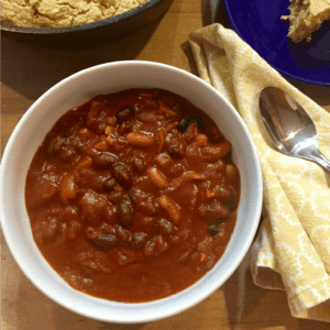 Texas 3-bean vegan chili with cornbread by Very Veganish