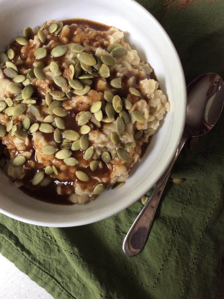 10 Ways to Spice up your Oatmeal - Very Veganish