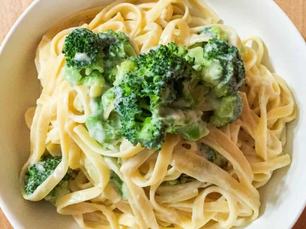 pasta and broccoli in bowl