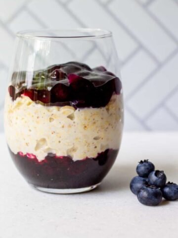 Blueberry Pie Overnight Oats (vegan)