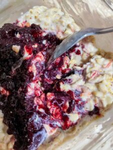 process-add-blackberry-jam-to-oats-2