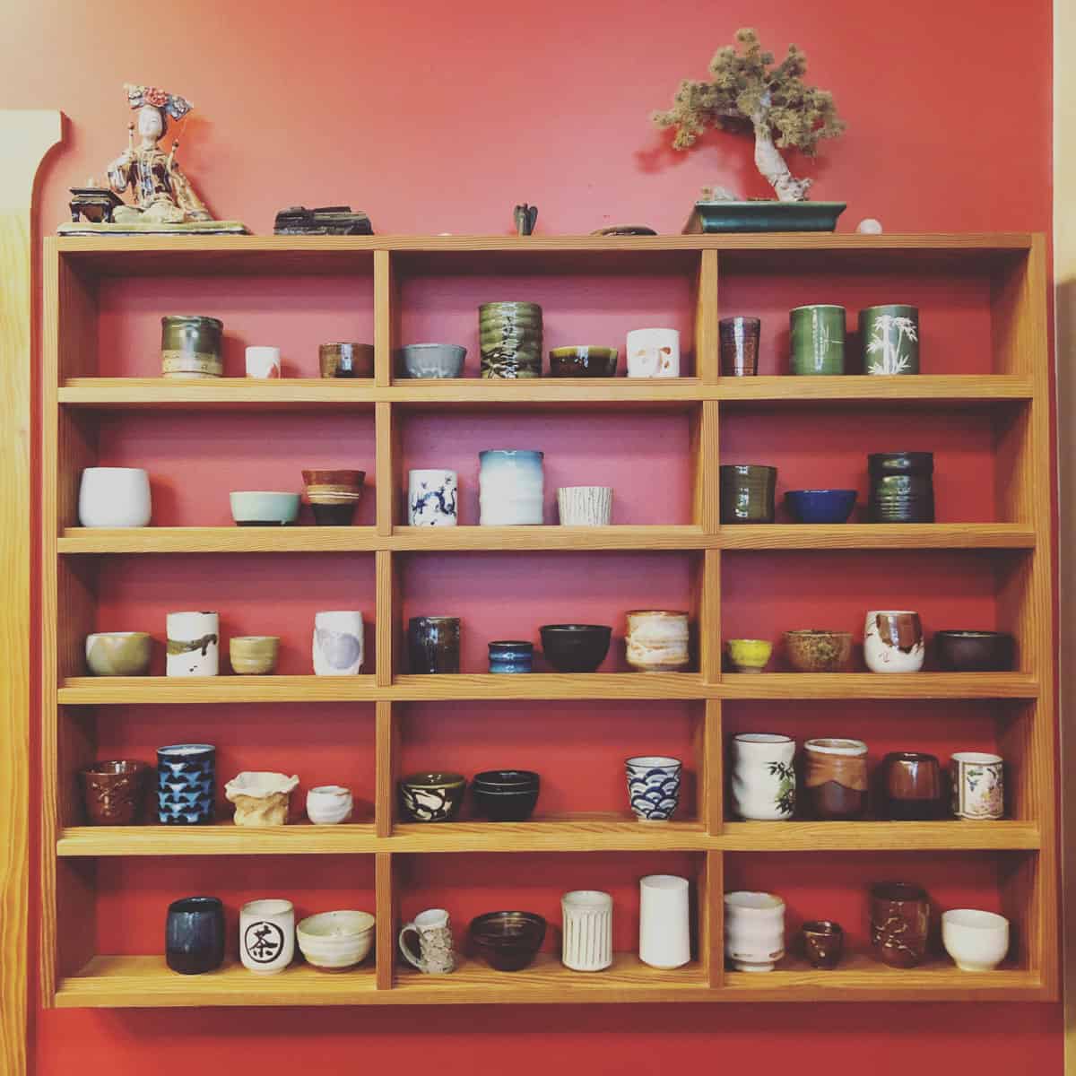 tea cup wall at the path of tea in houston, texas
