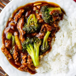 white bowl with steamed jasmine rice and soy curl beef and broccoli