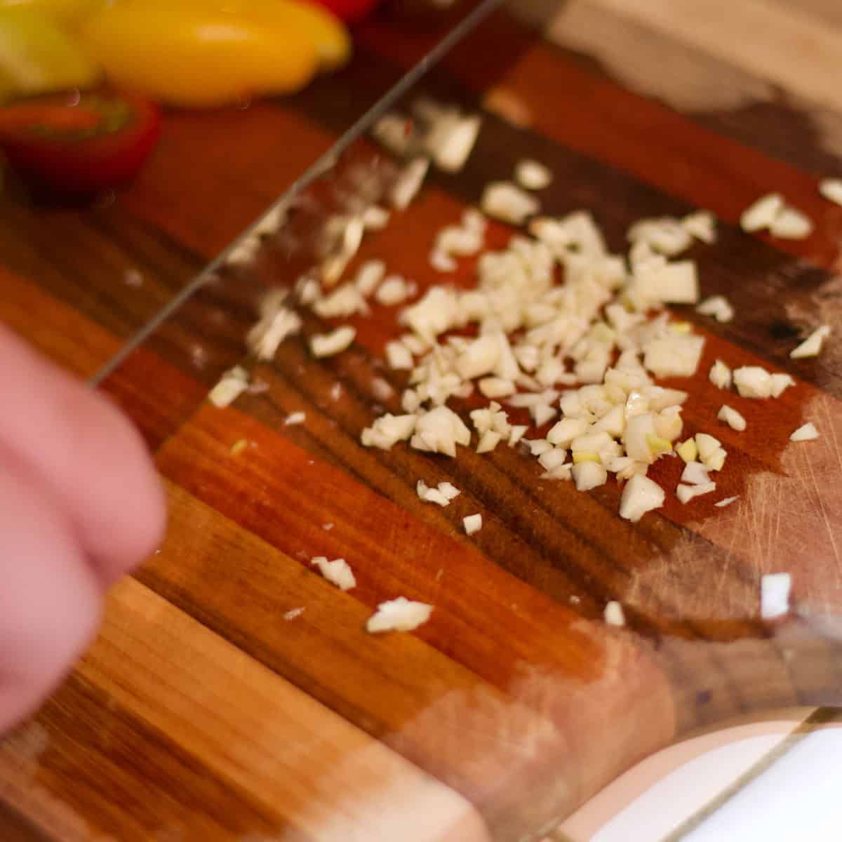 Process prep 3 mincing garlic
